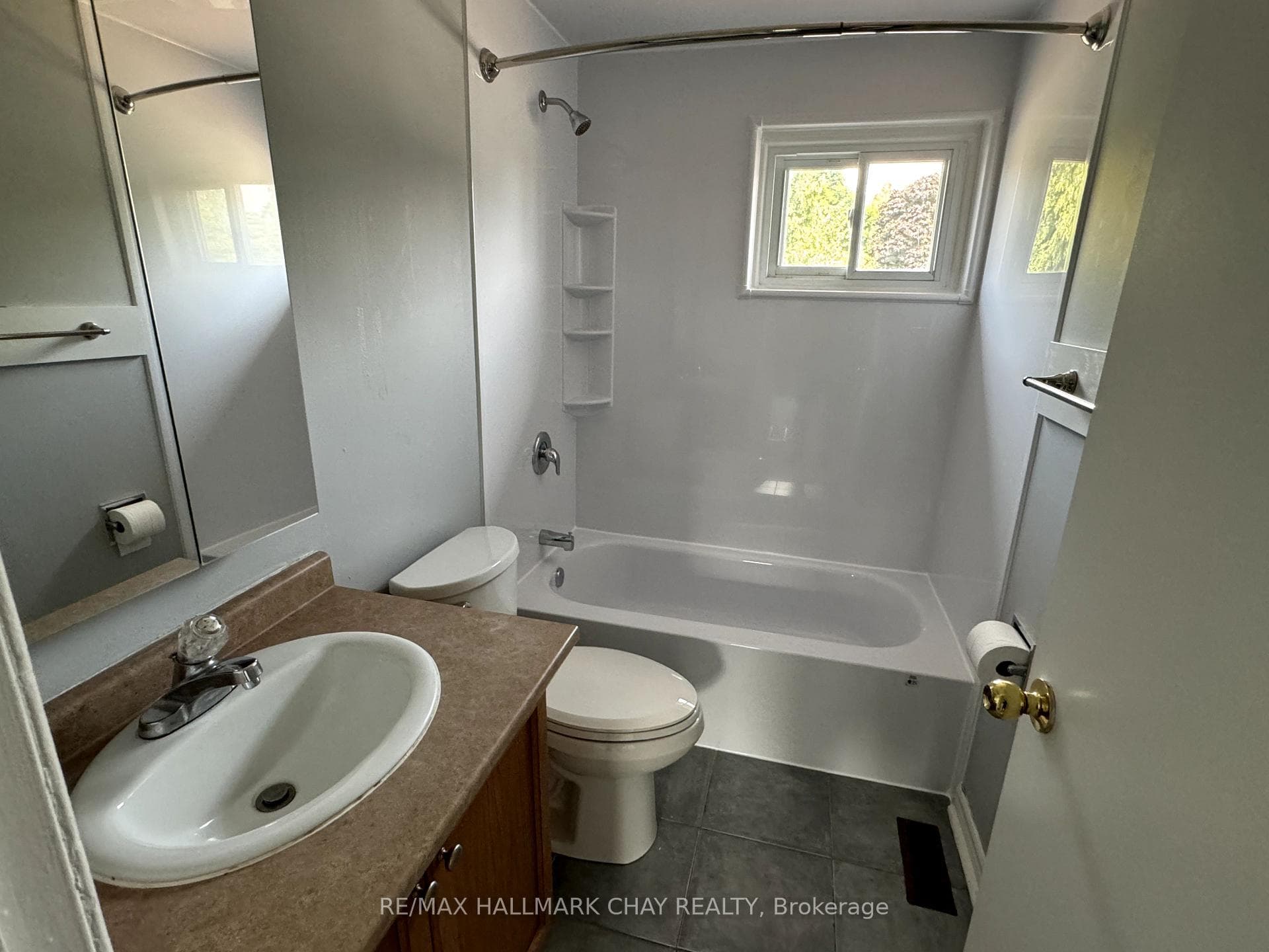 18 Chaucer Crescent photo 18