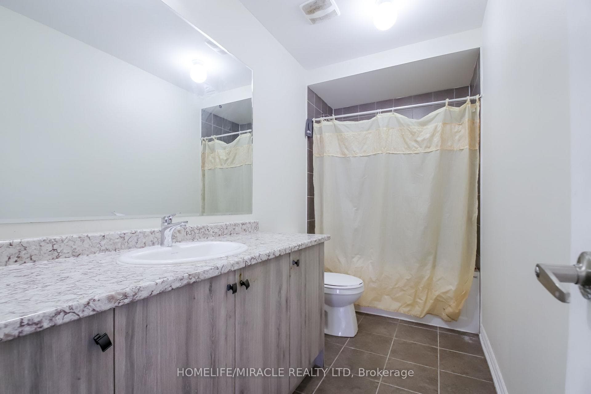 1301 Apollo Street photo 40