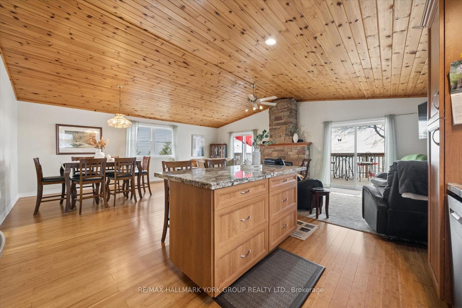 168 Irving Drive photo 7