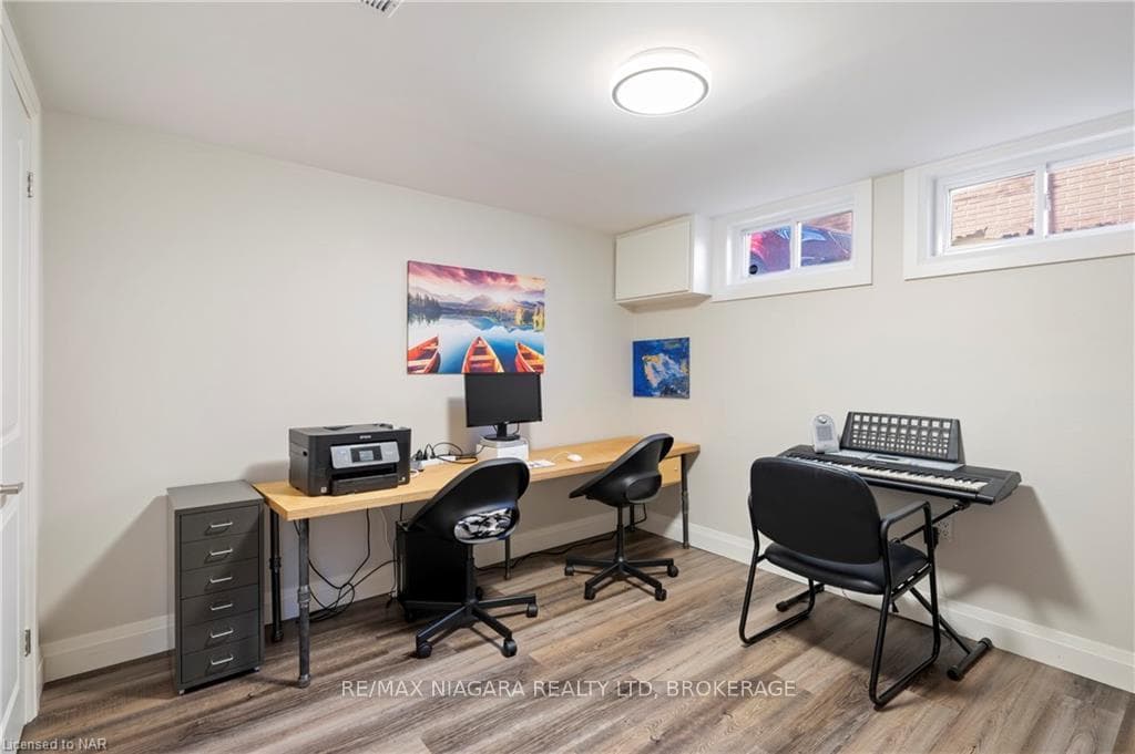 4th bedroom or office