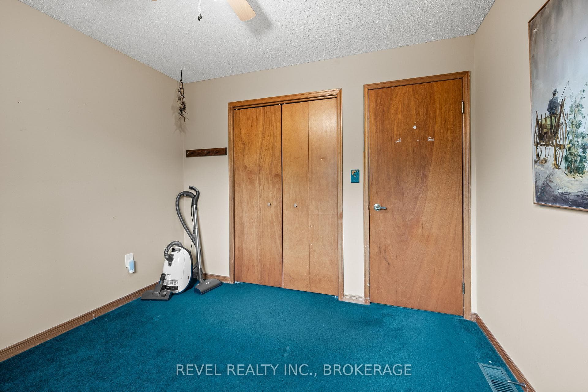 842 Lancaster Drive photo 17