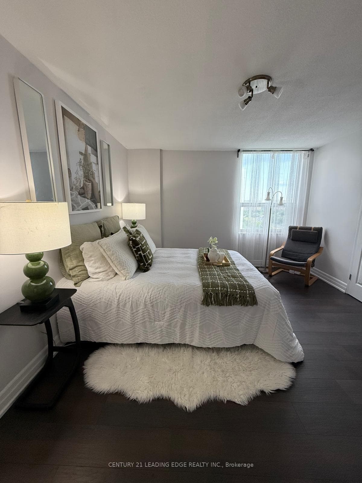 10 Edgecliff Golfway Unit 1704 photo 21