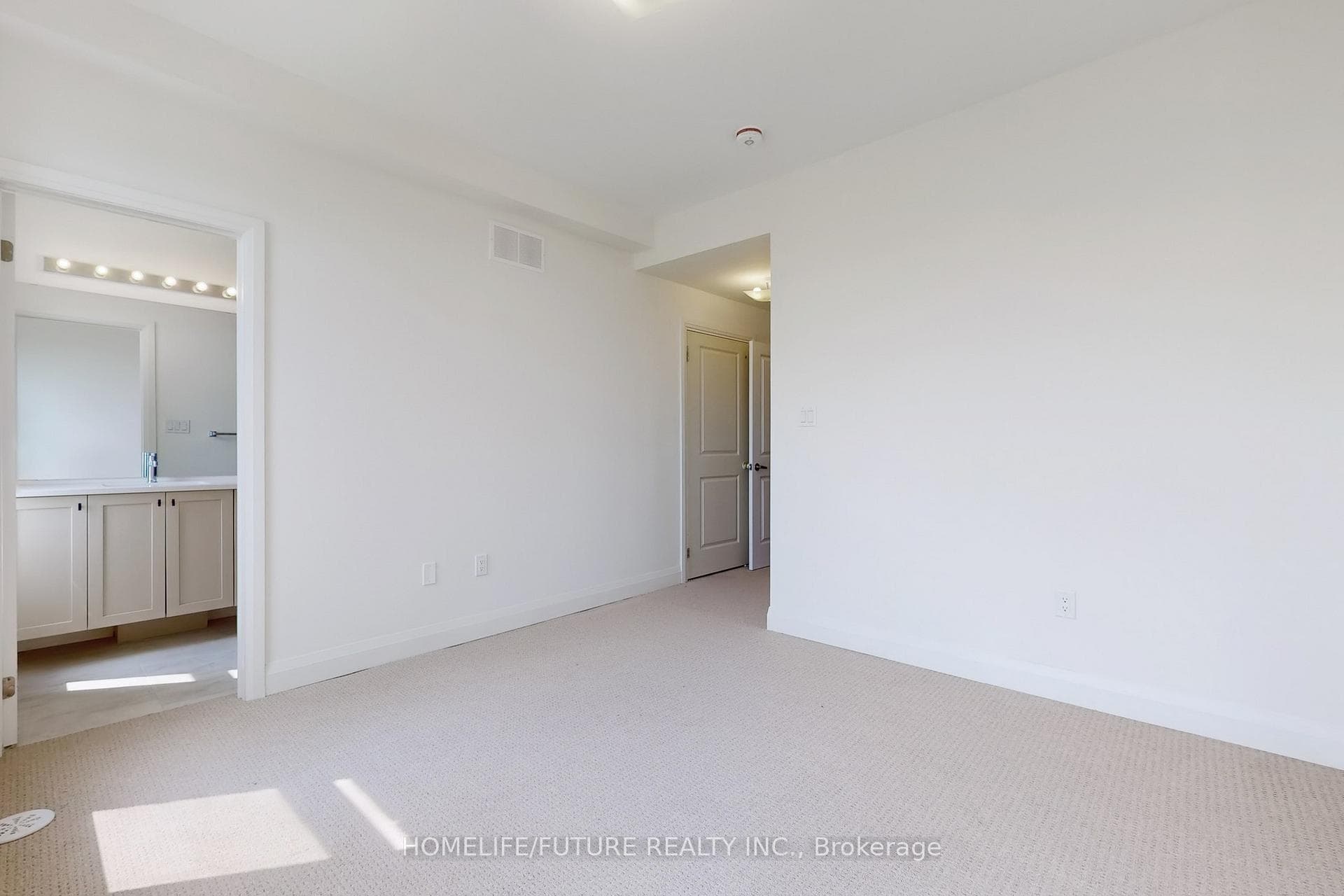 587 Port Darlington Road photo 19