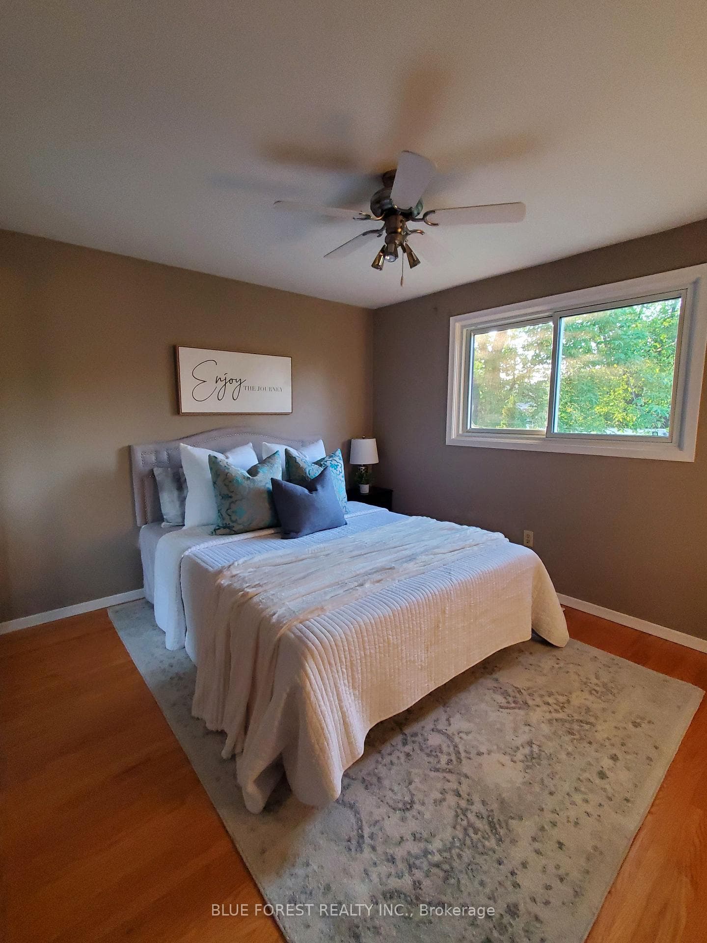 1039 Osgoode Drive photo 10
