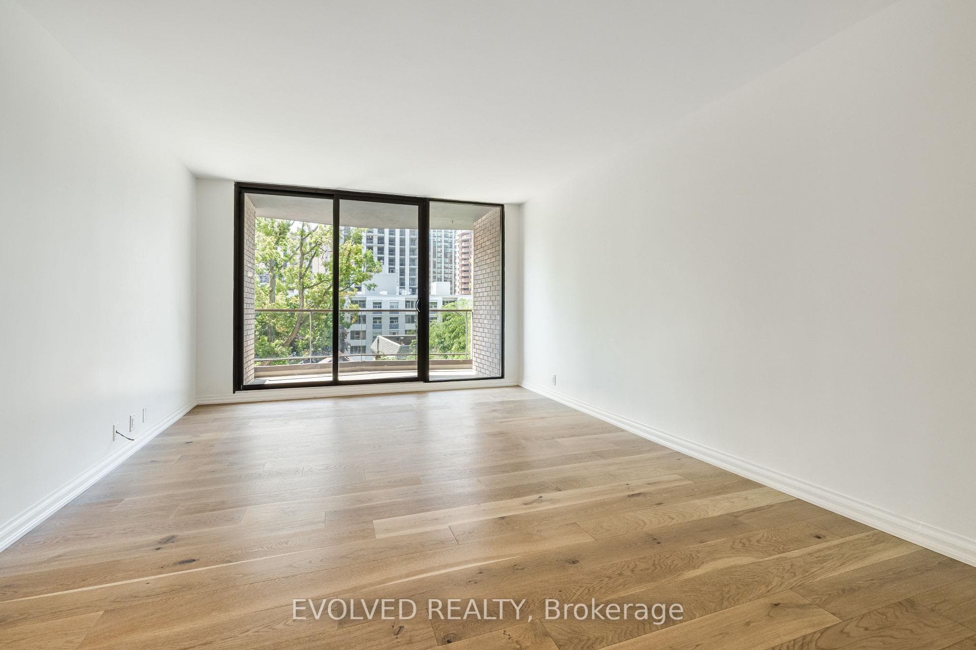 350 Lonsdale Road Unit 508 photo 12