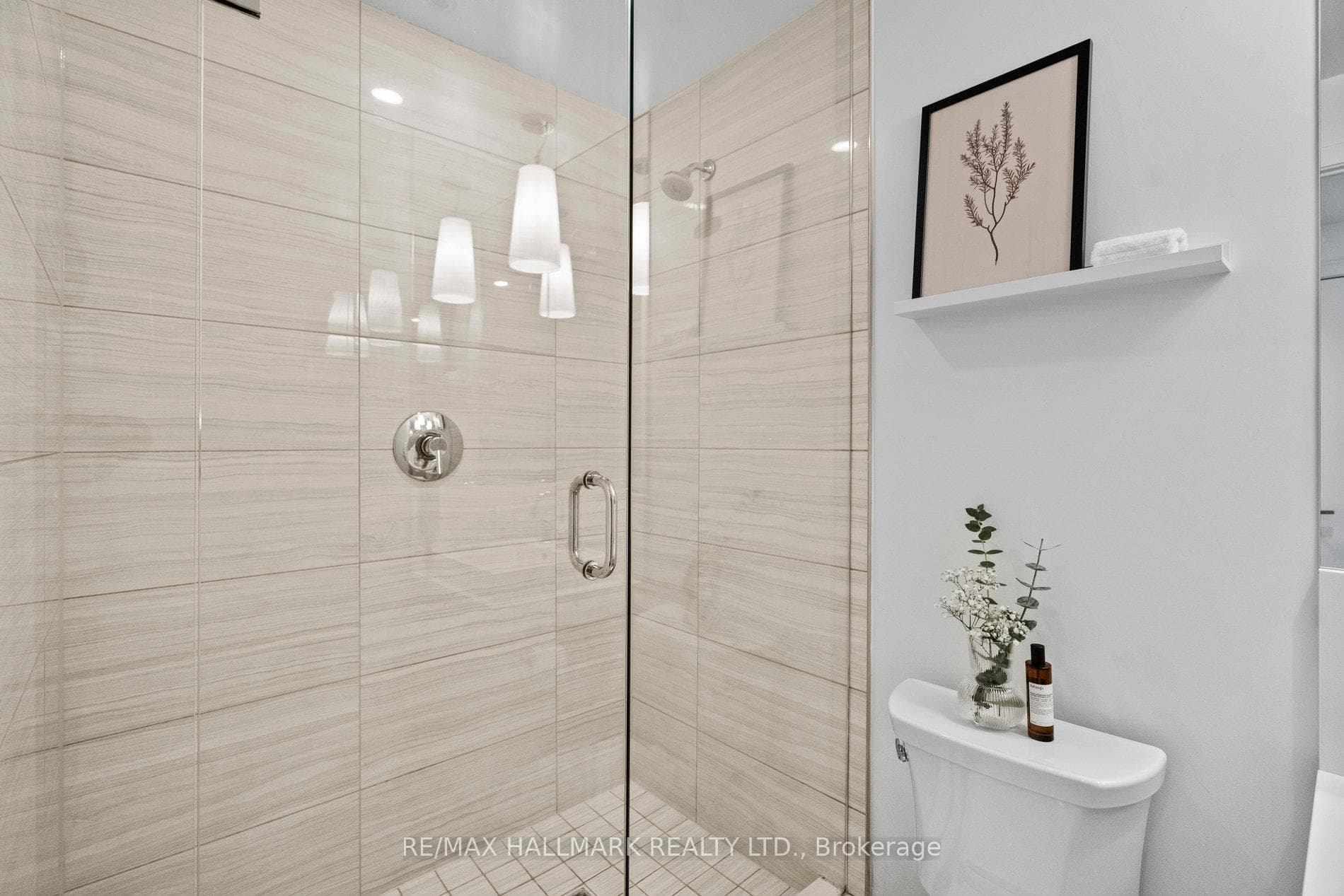 170 Avenue Road Unit 508 photo 6