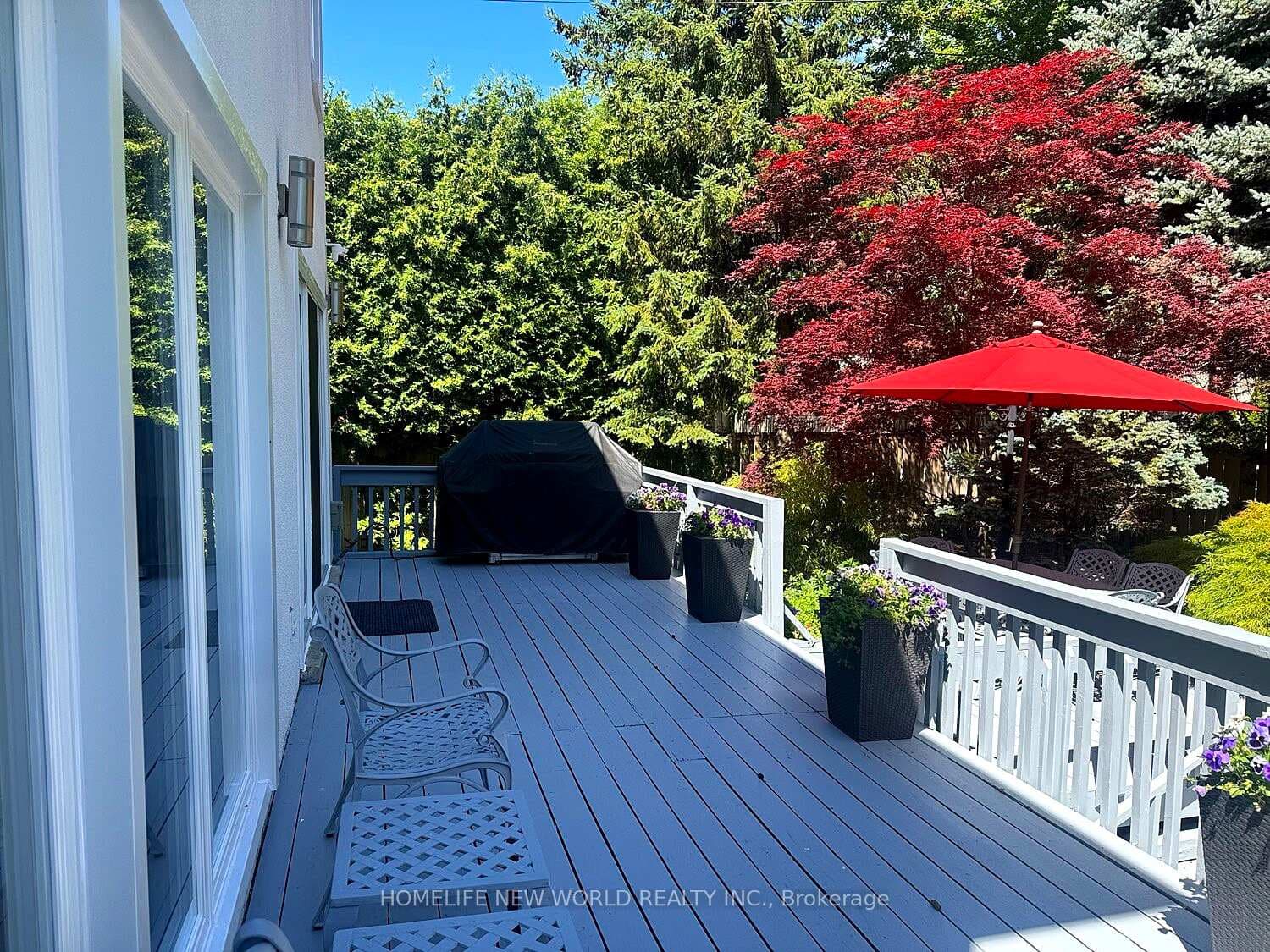 594 Woburn Avenue photo 34