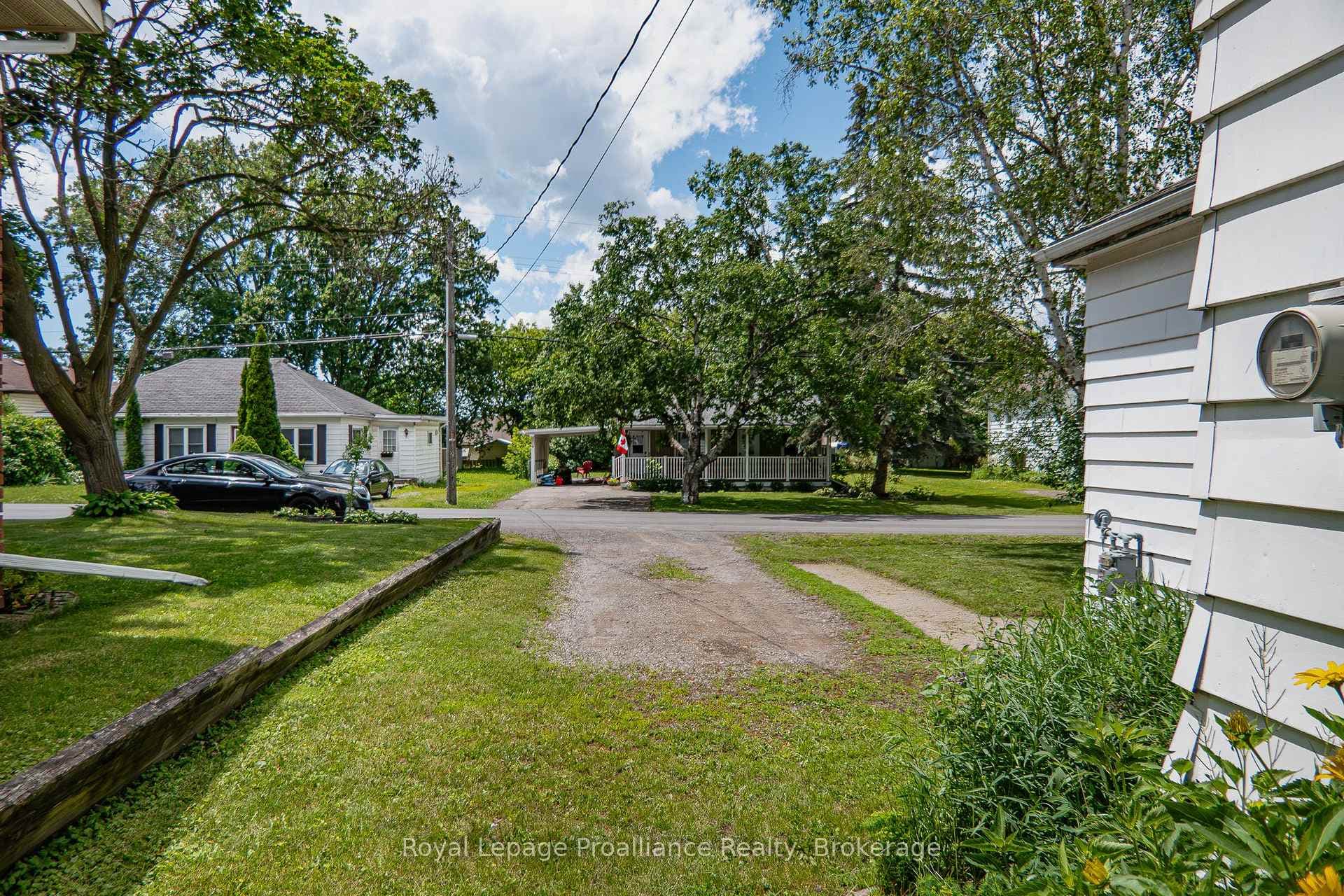 45 Valleyview Crescent photo 3