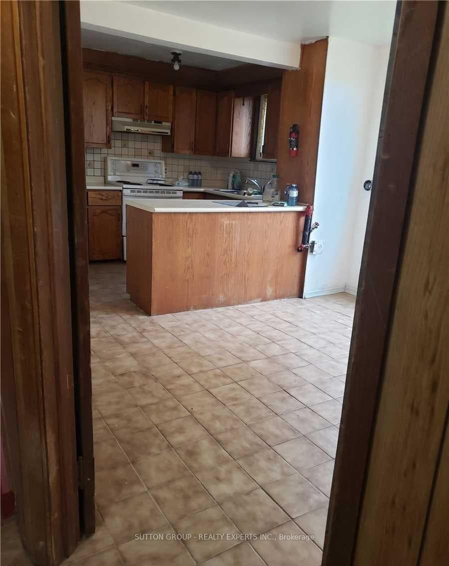 312239 Grey 8 Road photo 9