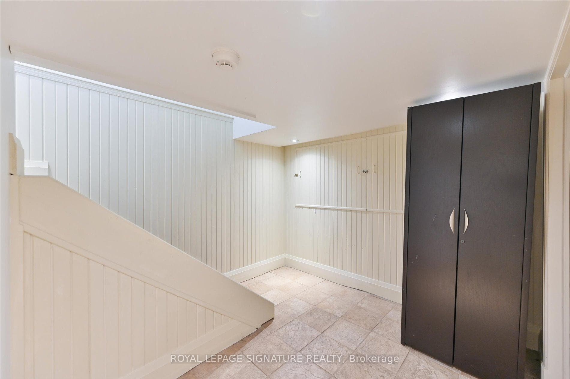 17B Cardinal Place photo 4