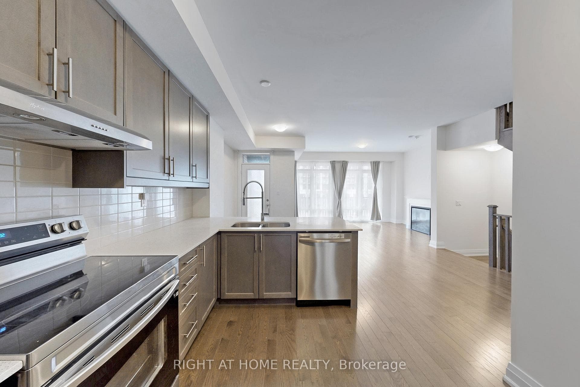 157 Blick Crescent photo 14