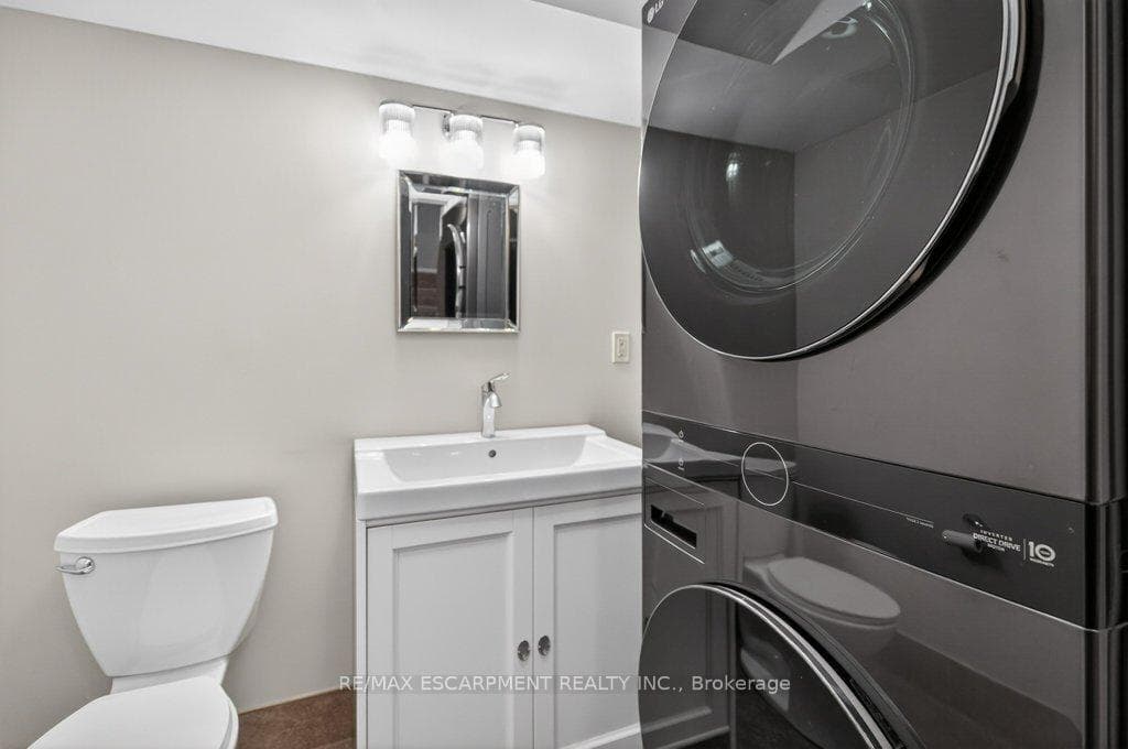 2067 Chrisdon Road photo 36