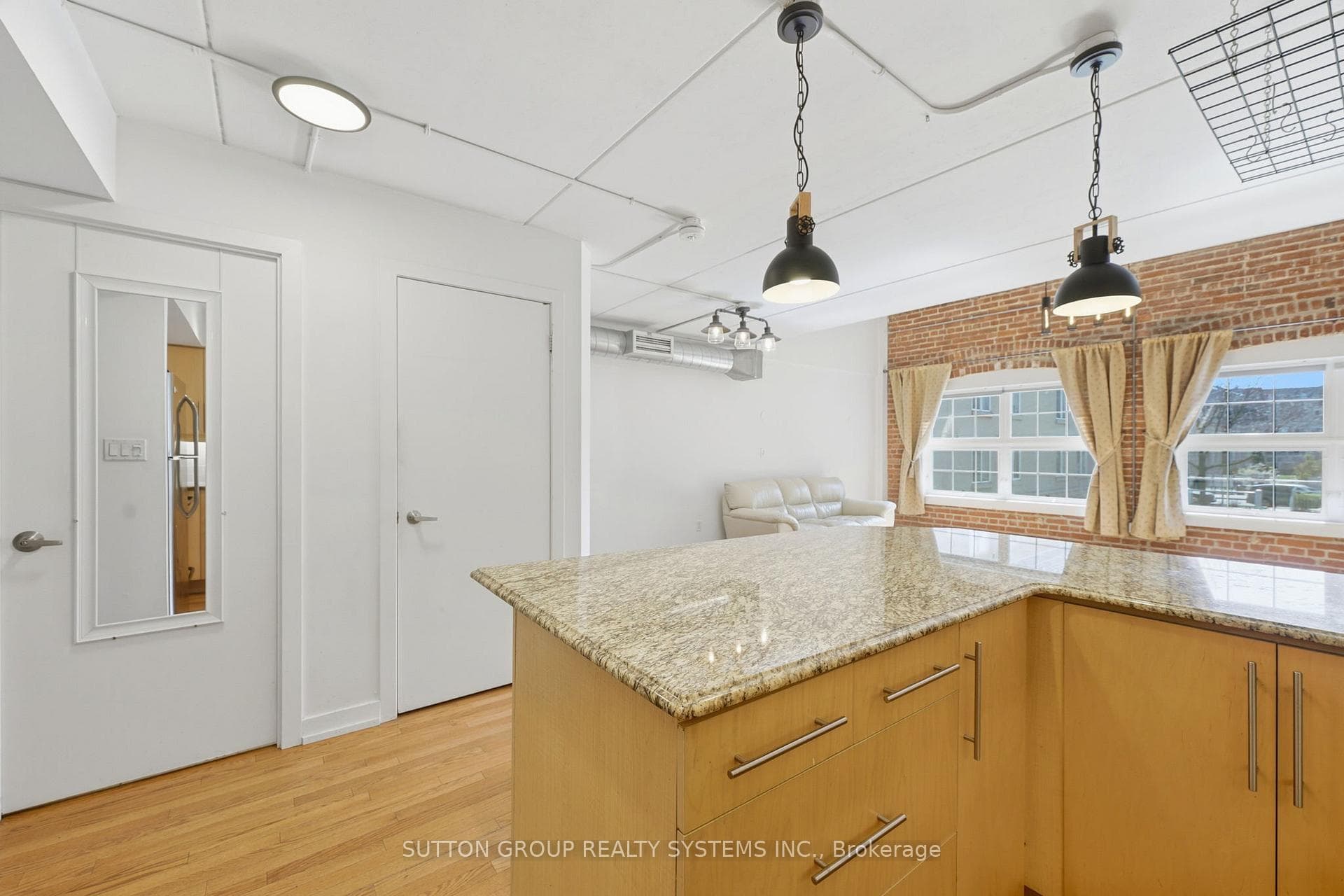 1100 Lansdowne Avenue Unit 332 photo 15