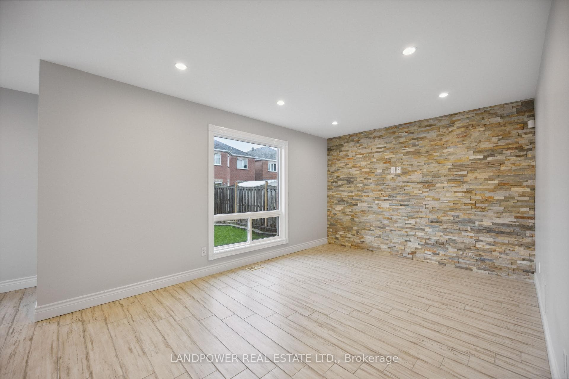 83 Hertford Crescent photo 8