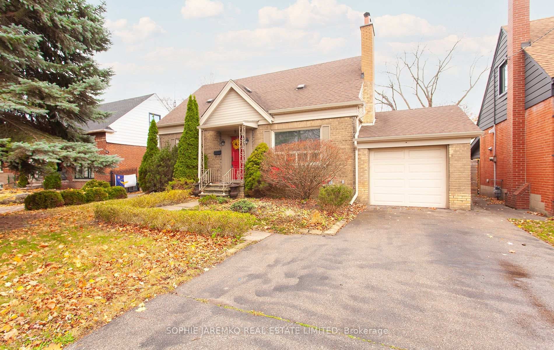 8 Ashbourne Drive photo 2