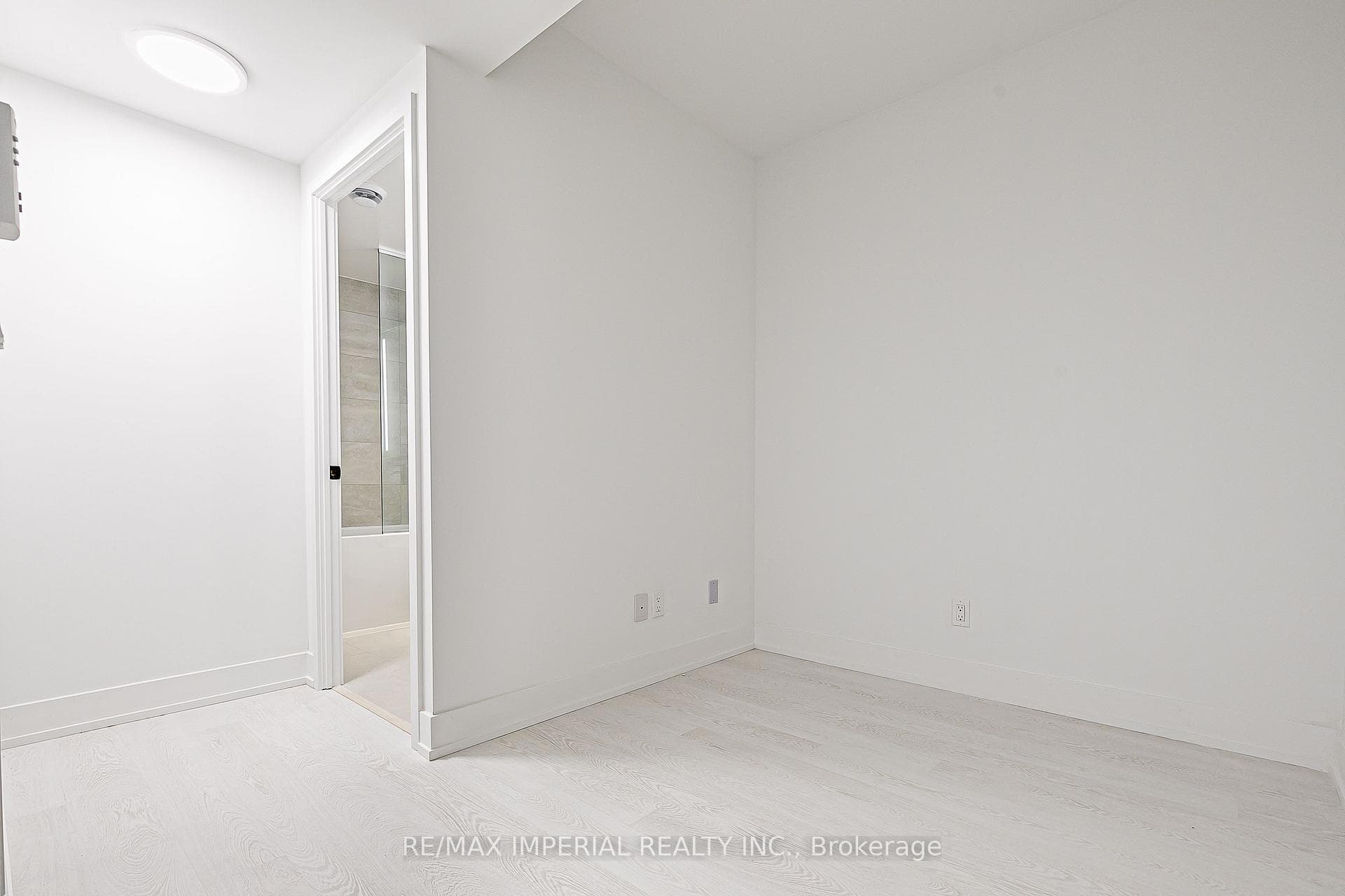 308 Jarvis Street Unit 305 photo 22
