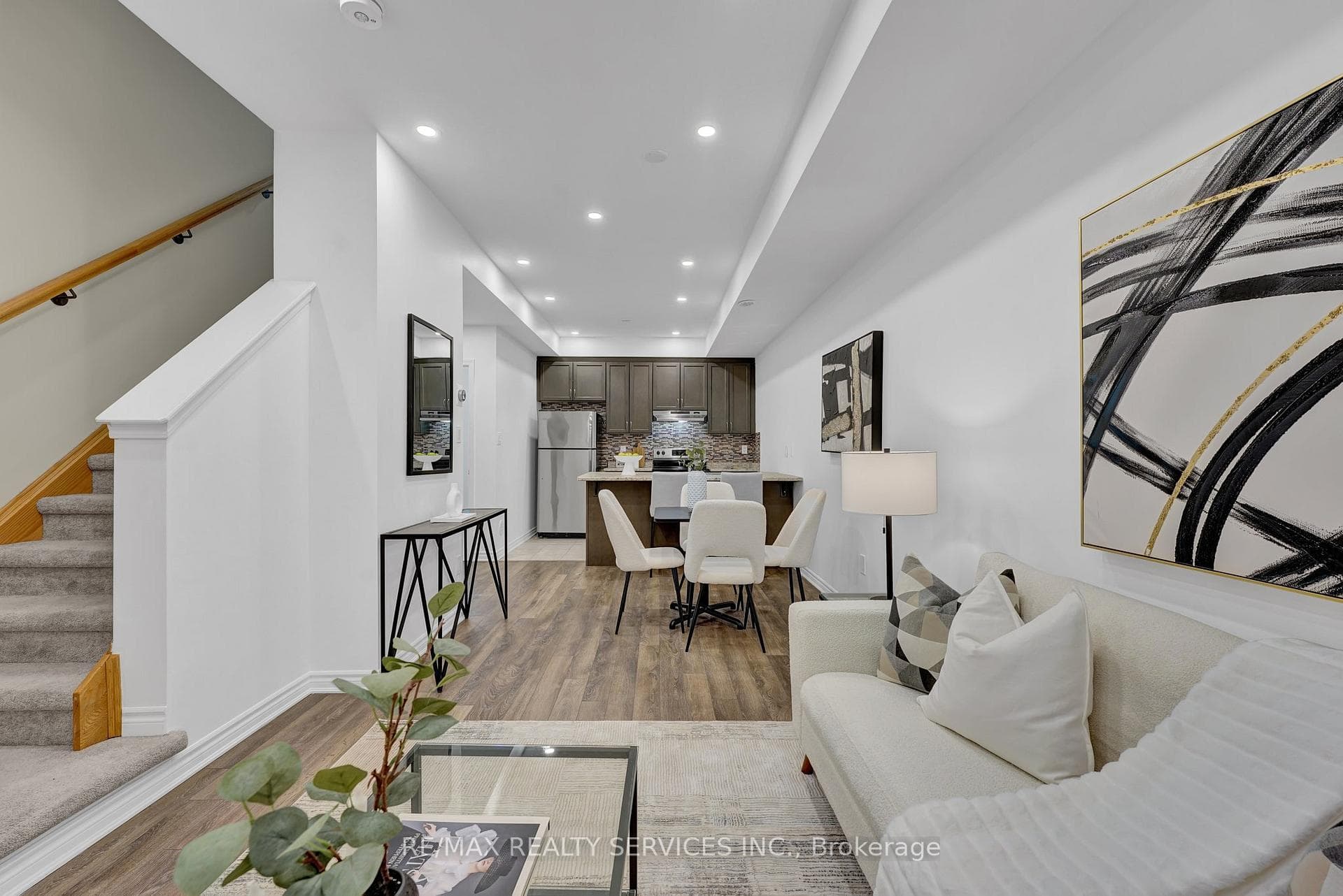 35 Heron Park Place Unit 12 photo 3