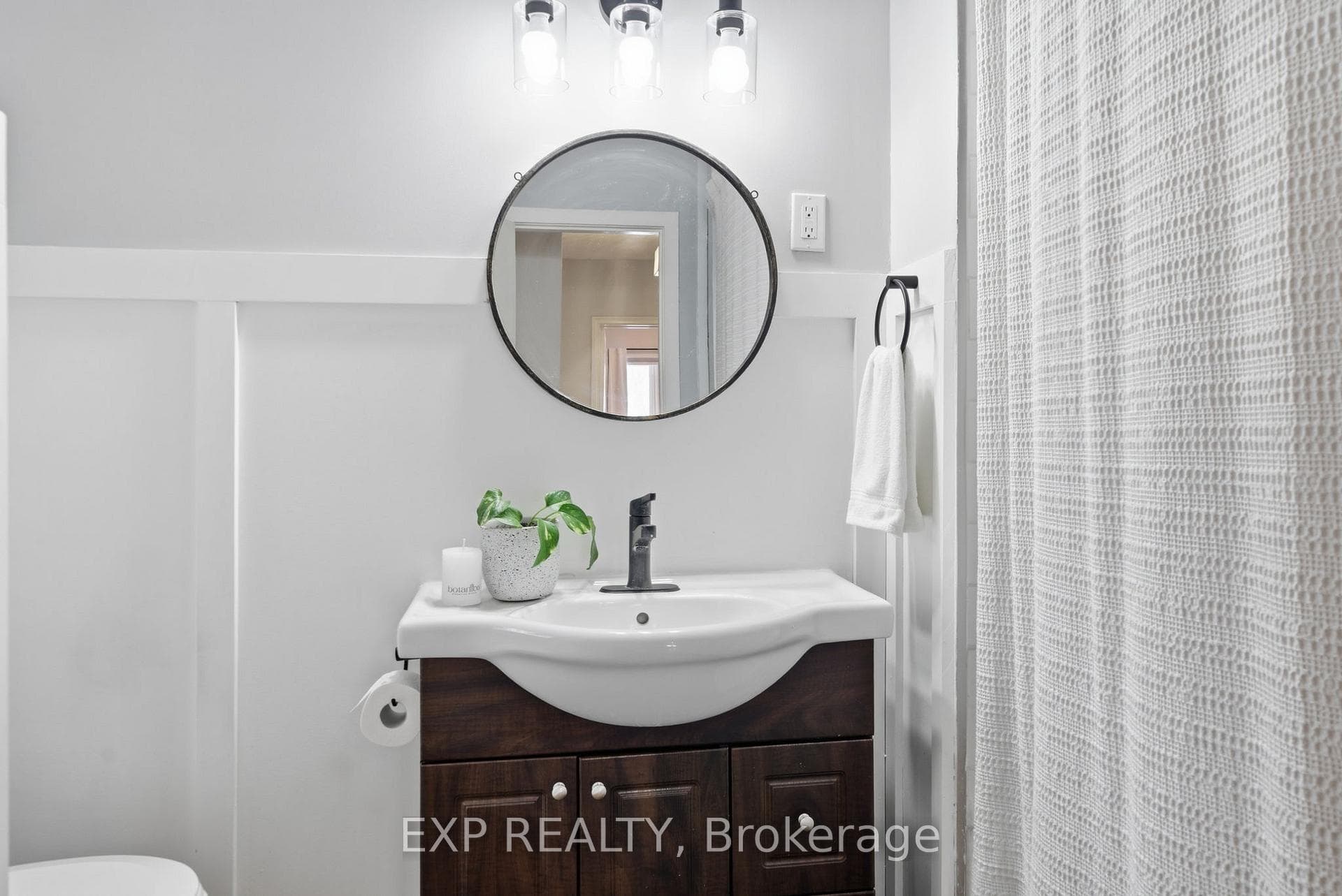 4073 Burnham Street photo 23