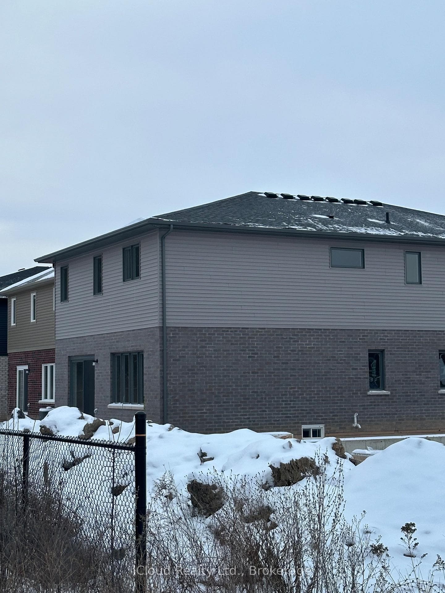 5 Wilson Court photo 1