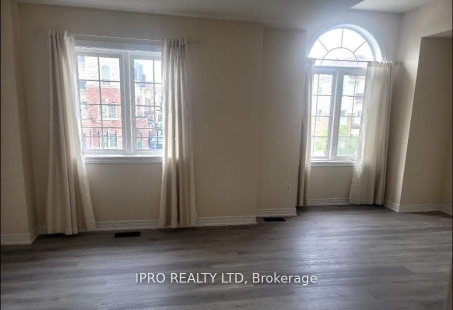 39 Waterbridge Street photo 1
