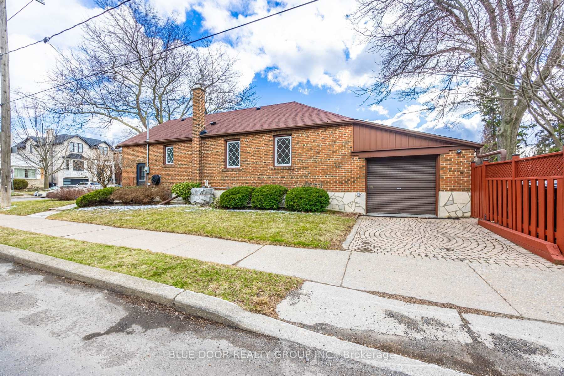54 Glenshaw Crescent photo 2