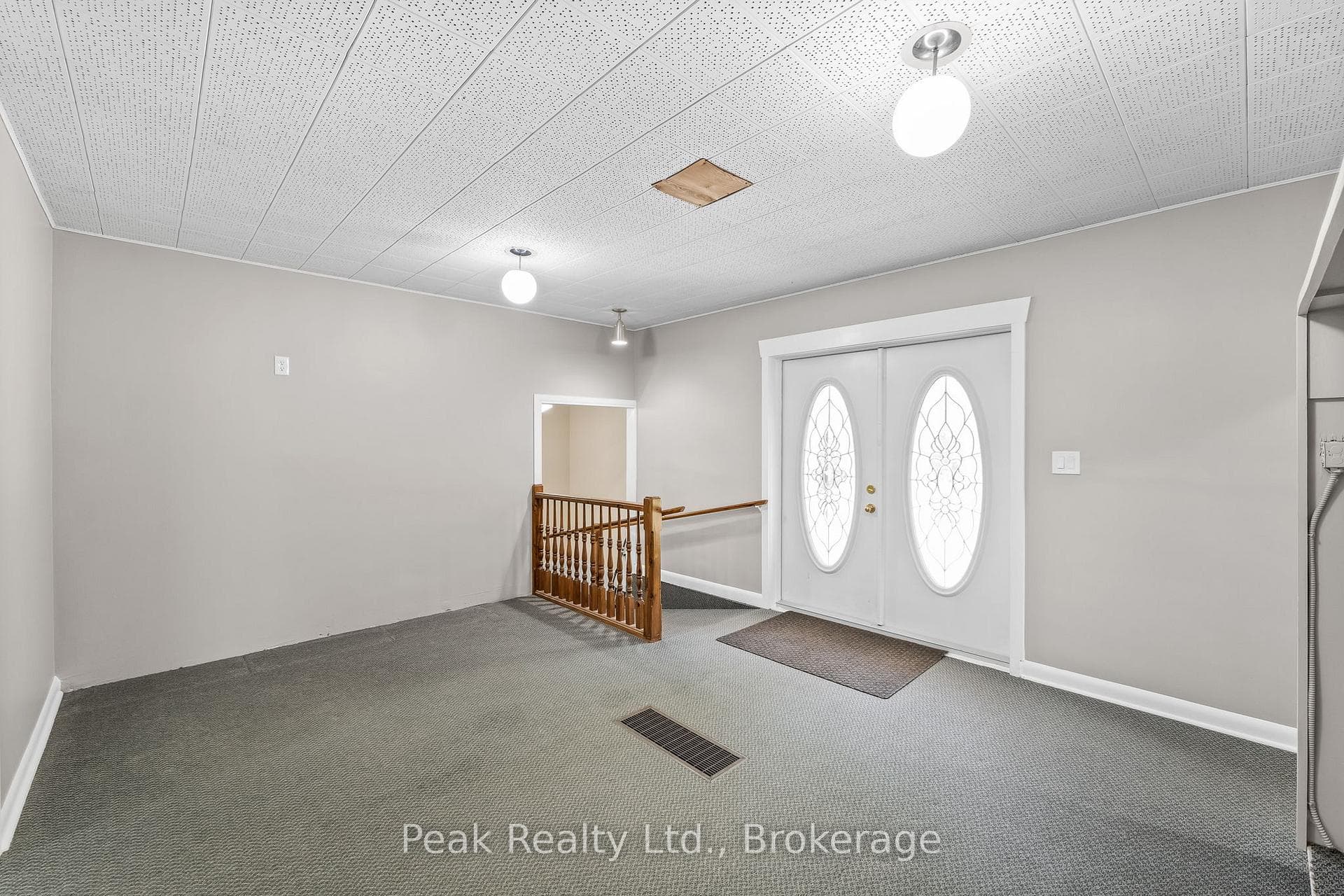 1812 Frontenac Road photo 11