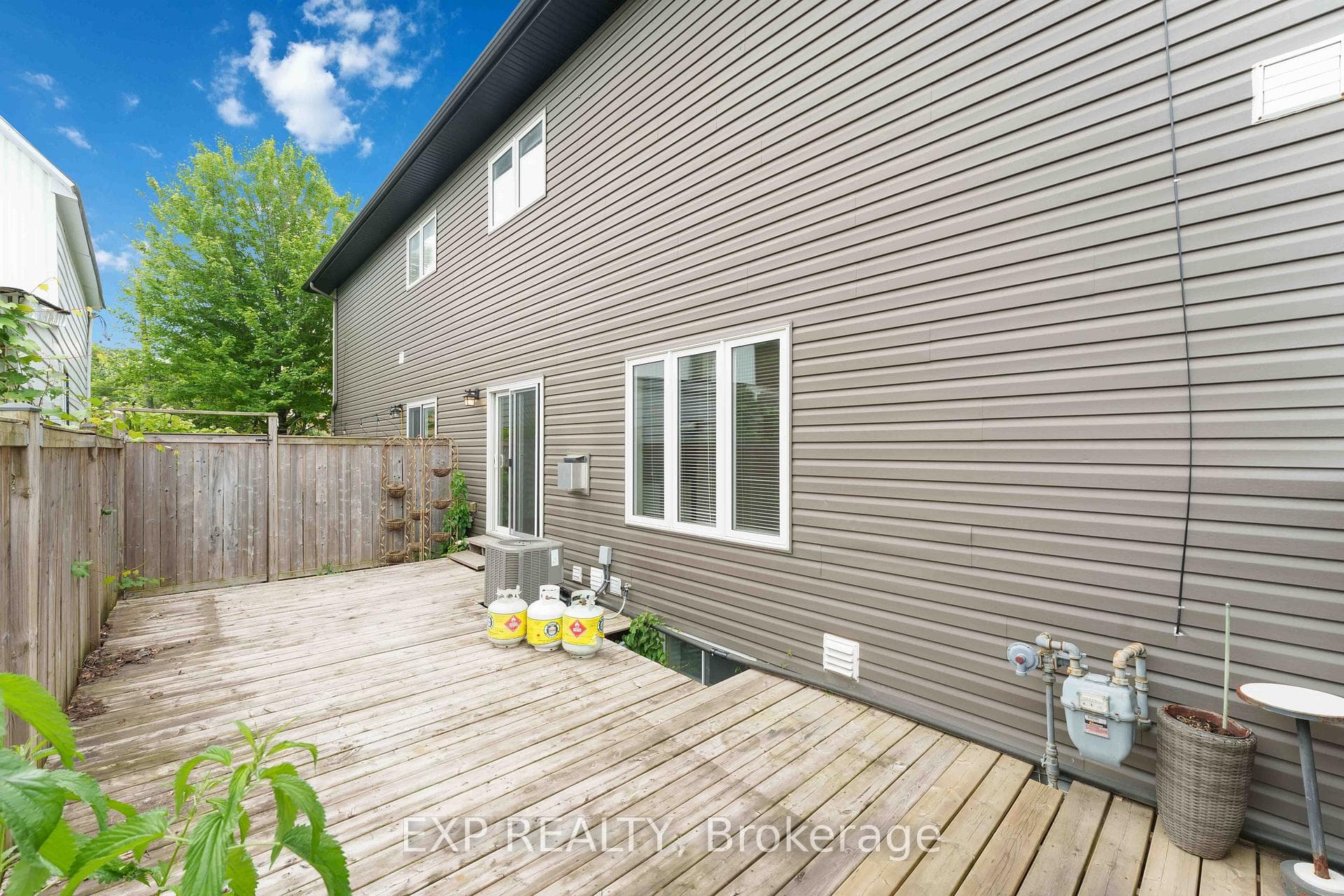 979 Admiral Avenue photo 28
