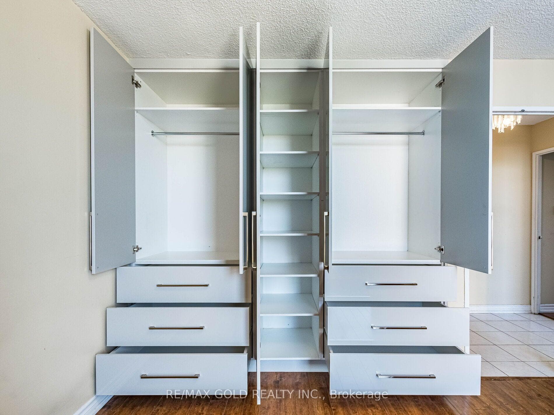 17 Knightsbridge Road Unit 1010 photo 37