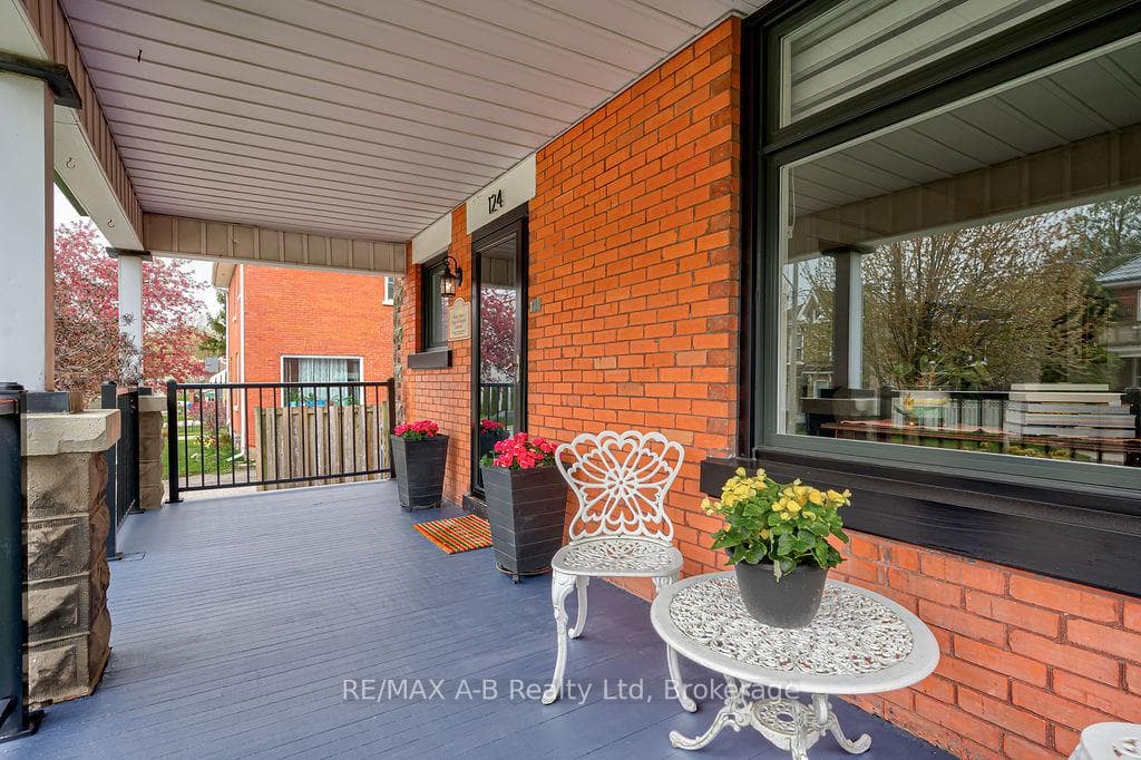 124 Cambria Street photo 5