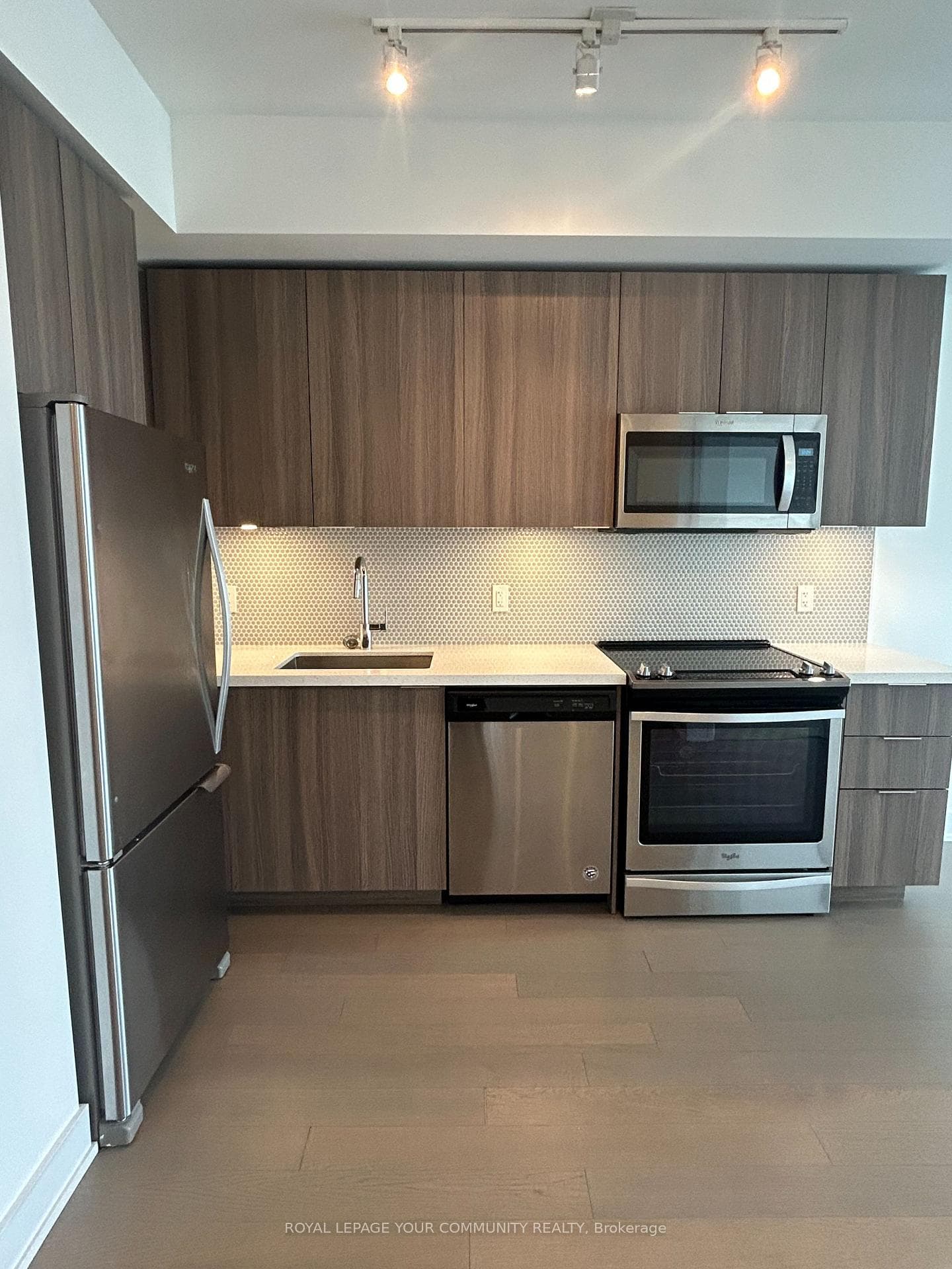 30 Shore Breeze Drive Unit 3914 photo 2