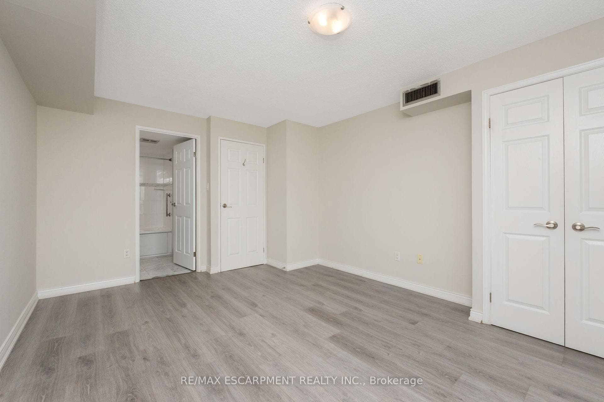 77 Maitland Place Unit 1709 photo 21