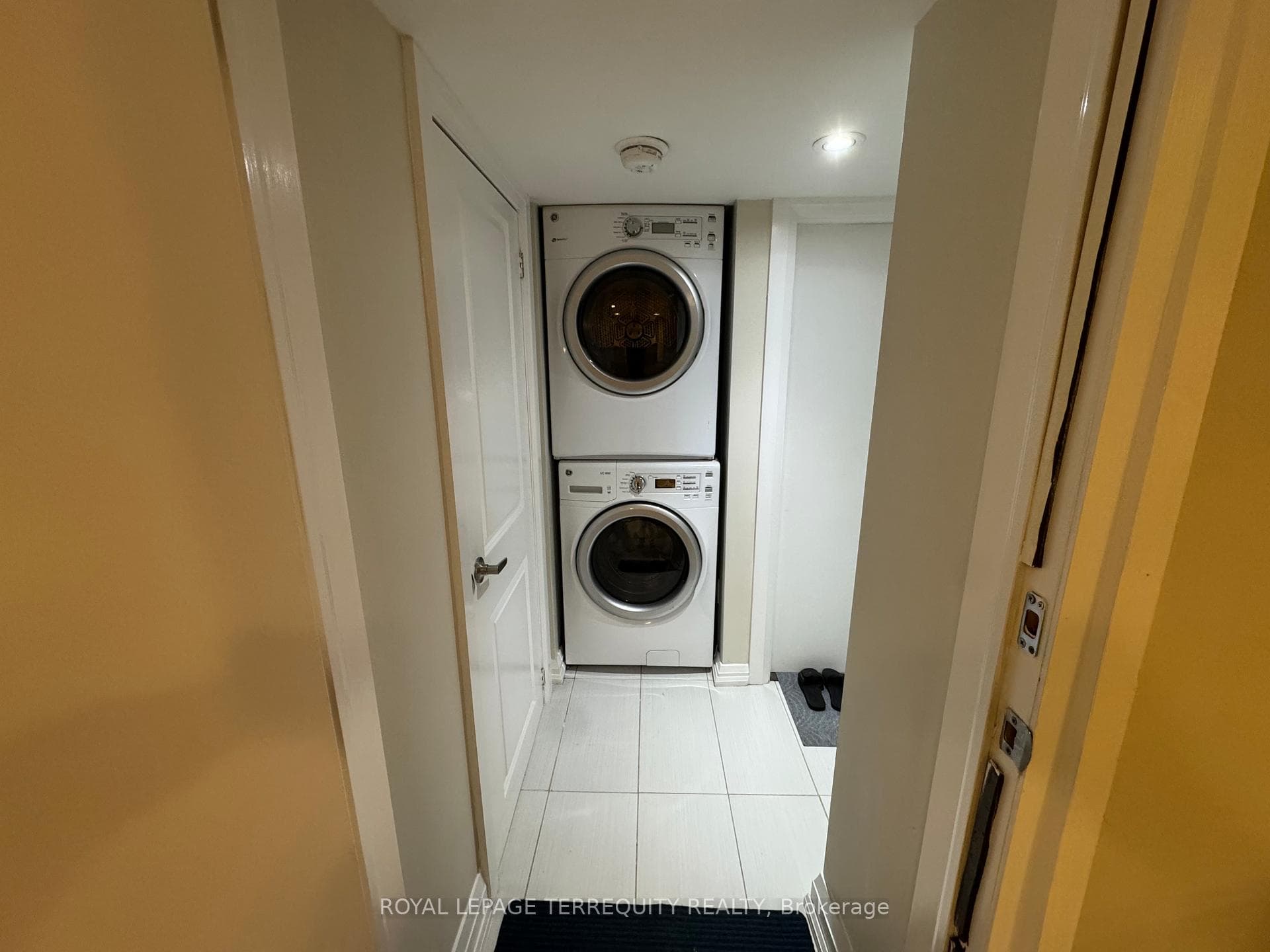 475 Woodbine Avenue Unit 2 photo 14