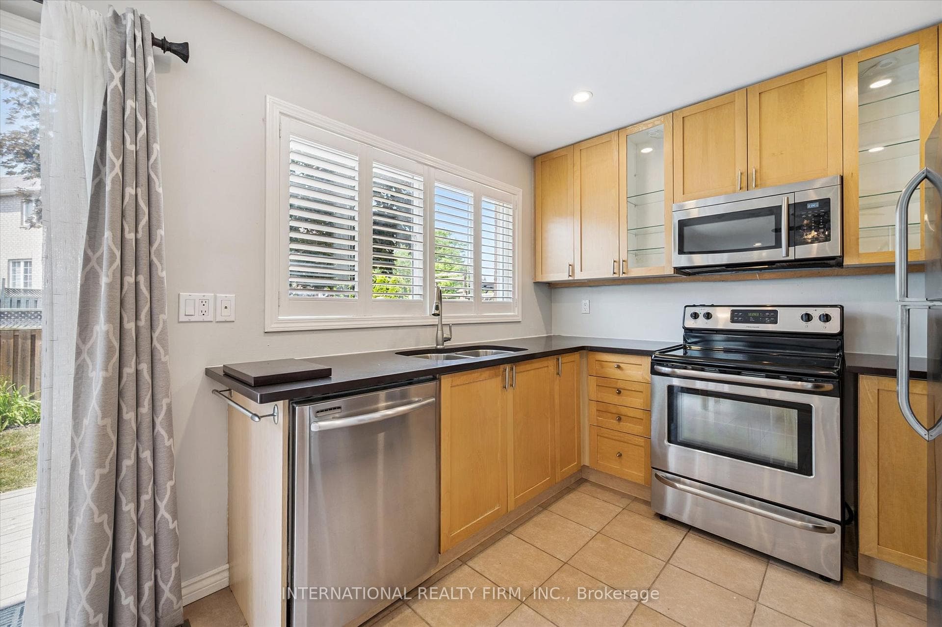 2348 Proudfoot Trail photo 17