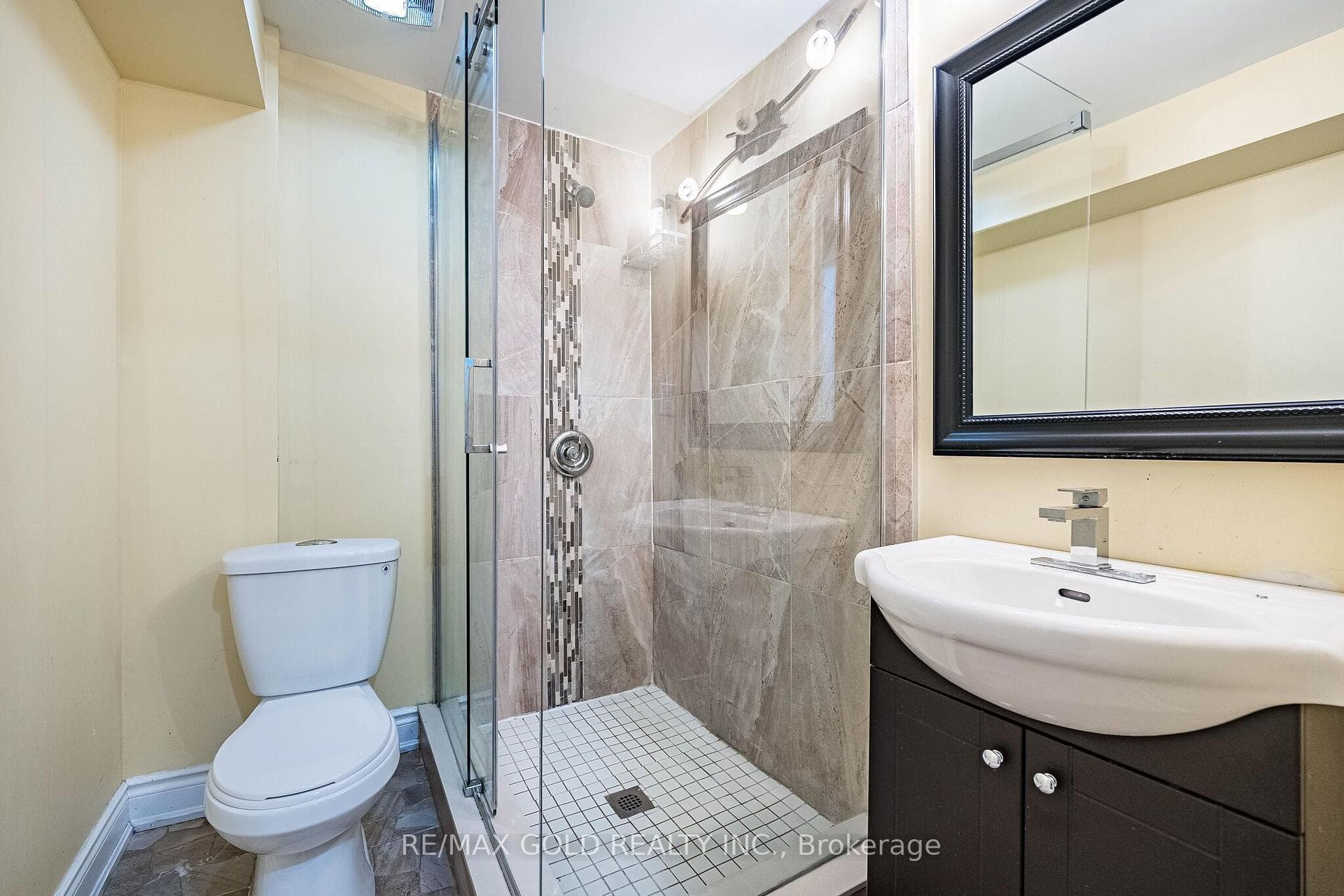 Basement Full Washroom