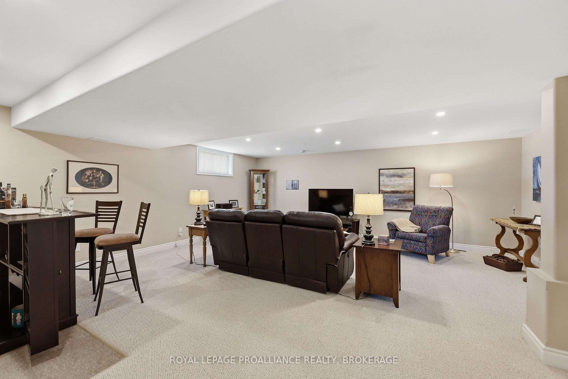 150 Sorbie Crescent photo 33