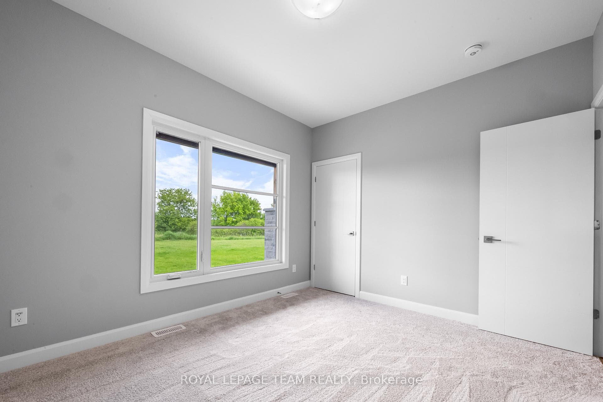 465 Pioneer Road photo 22