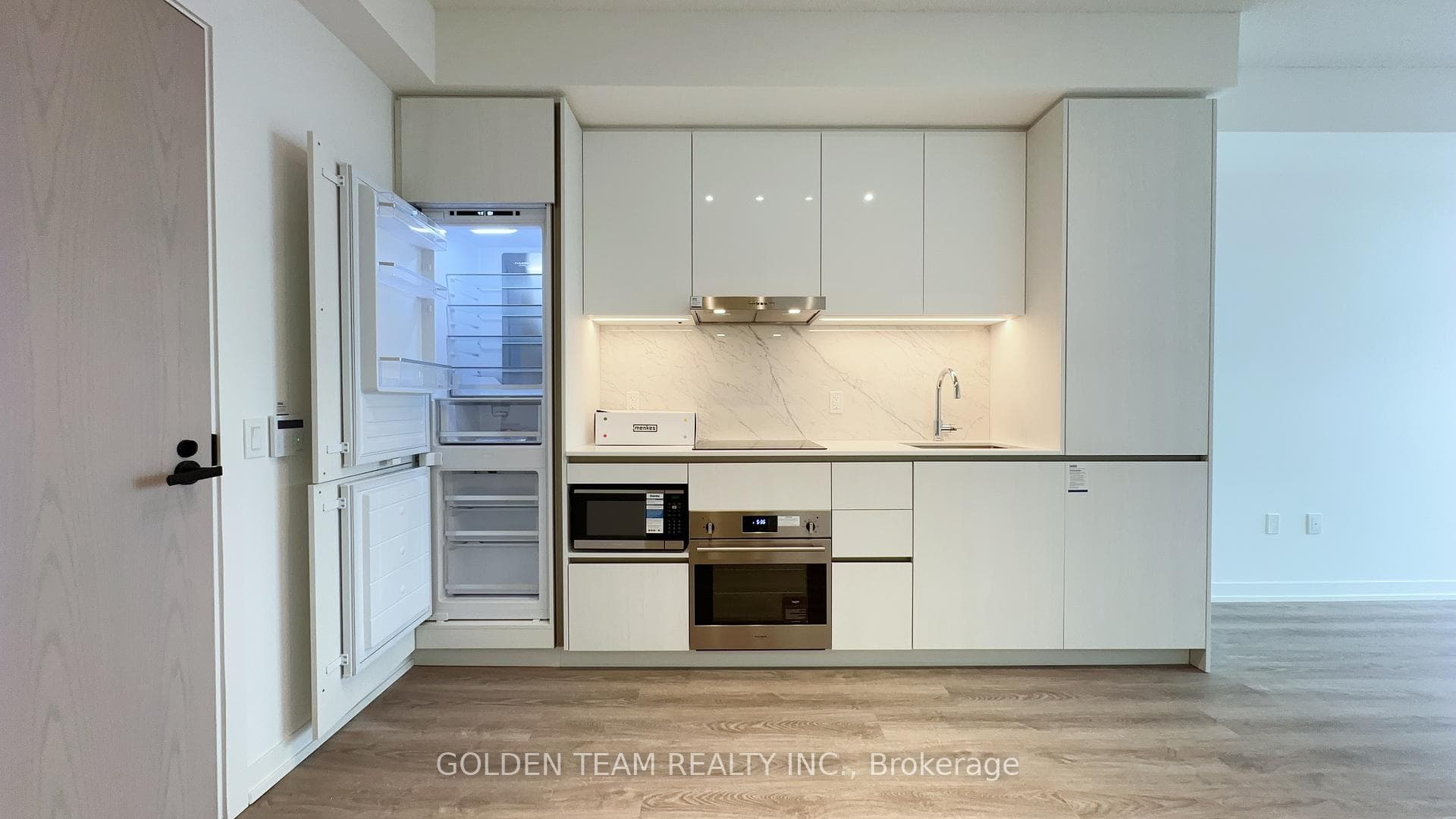 8 Interchange Way Unit 3505 photo 1