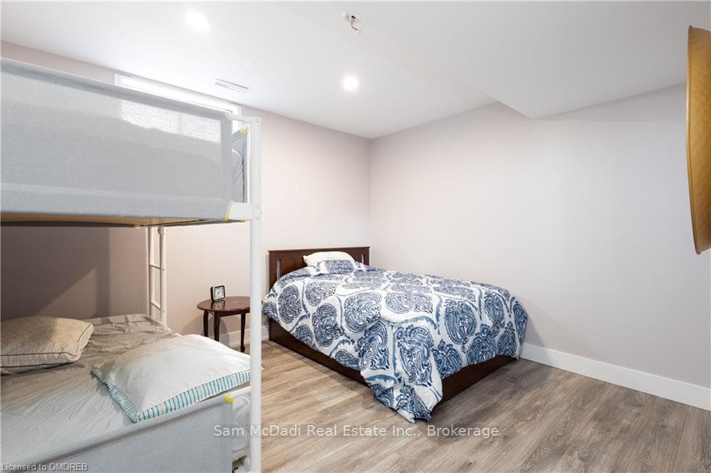 65 LAKERIDGE Boulevard photo 26