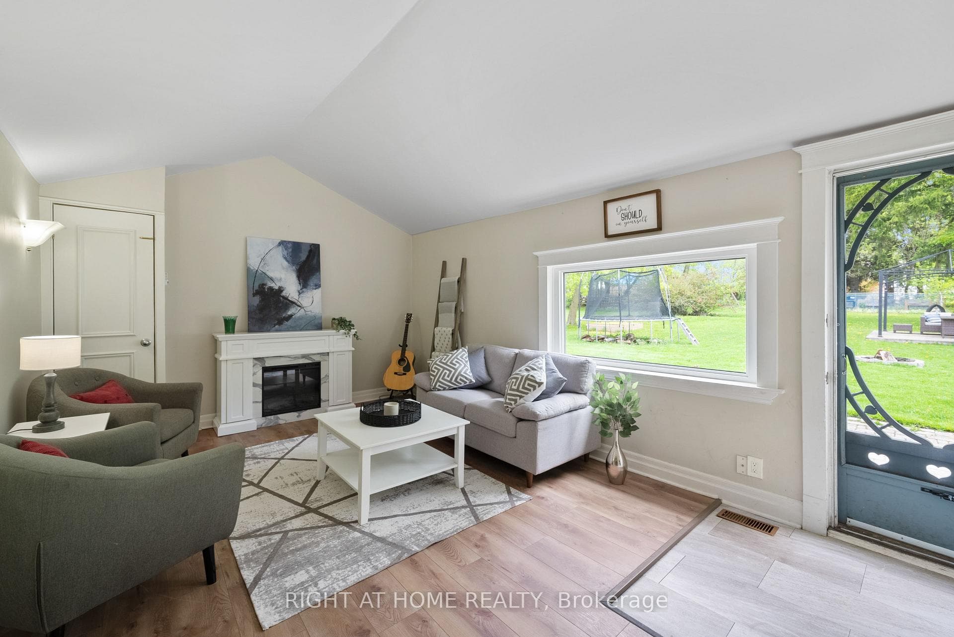 97 Scugog Street photo 14