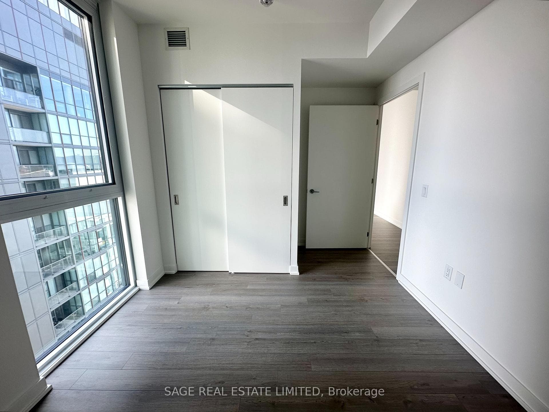 357 King Street Unit 3808 photo 21