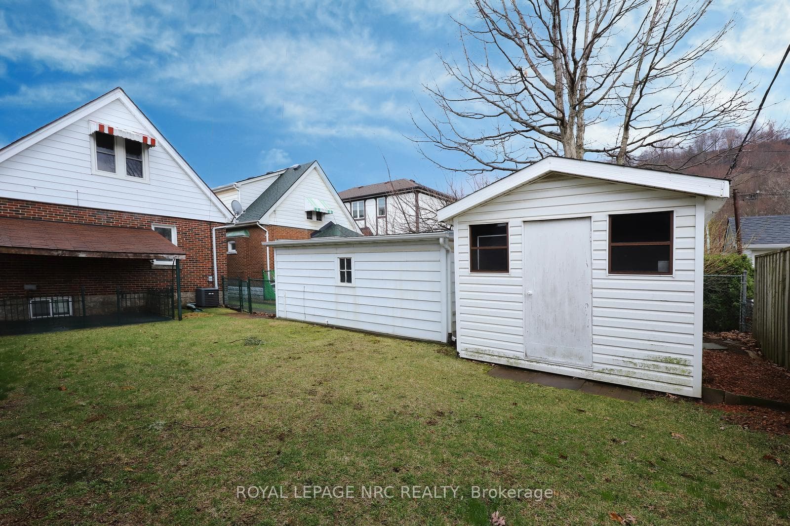 292 Huxley Avenue photo 33