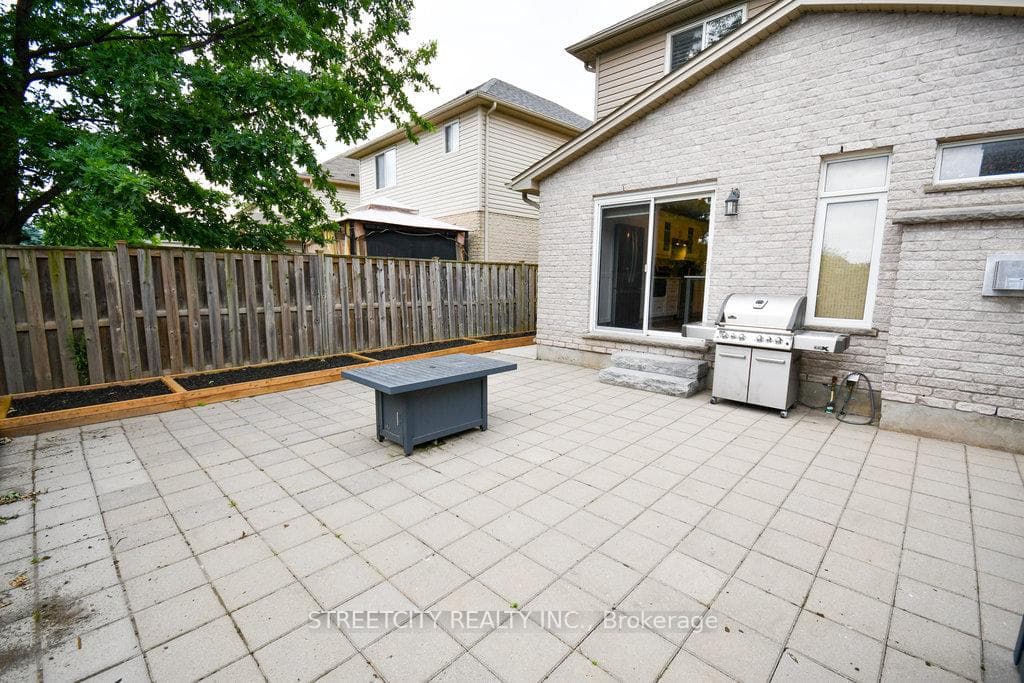 1623 McNeil Place photo 37