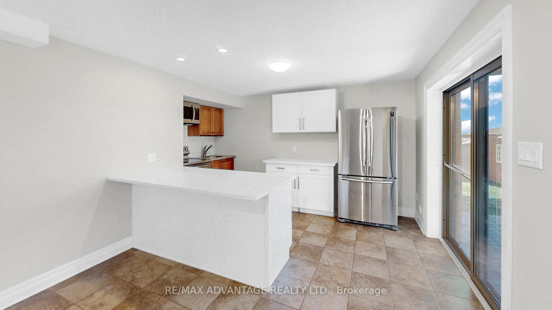 987 Byronmanor Road photo 23