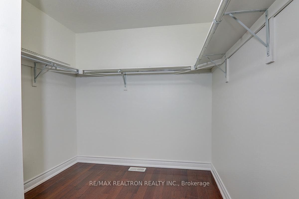 34 Magdalan Crescent Unit main photo 16