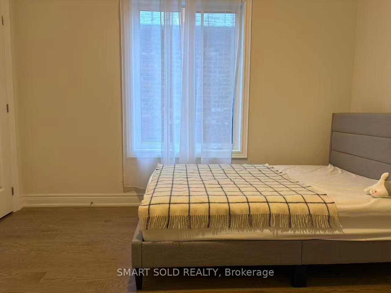 379 Seaview Heights photo 30
