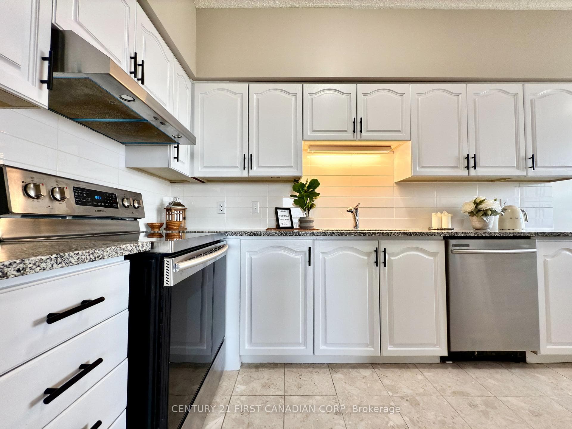744 Wonderland Road Unit 1203 photo 15