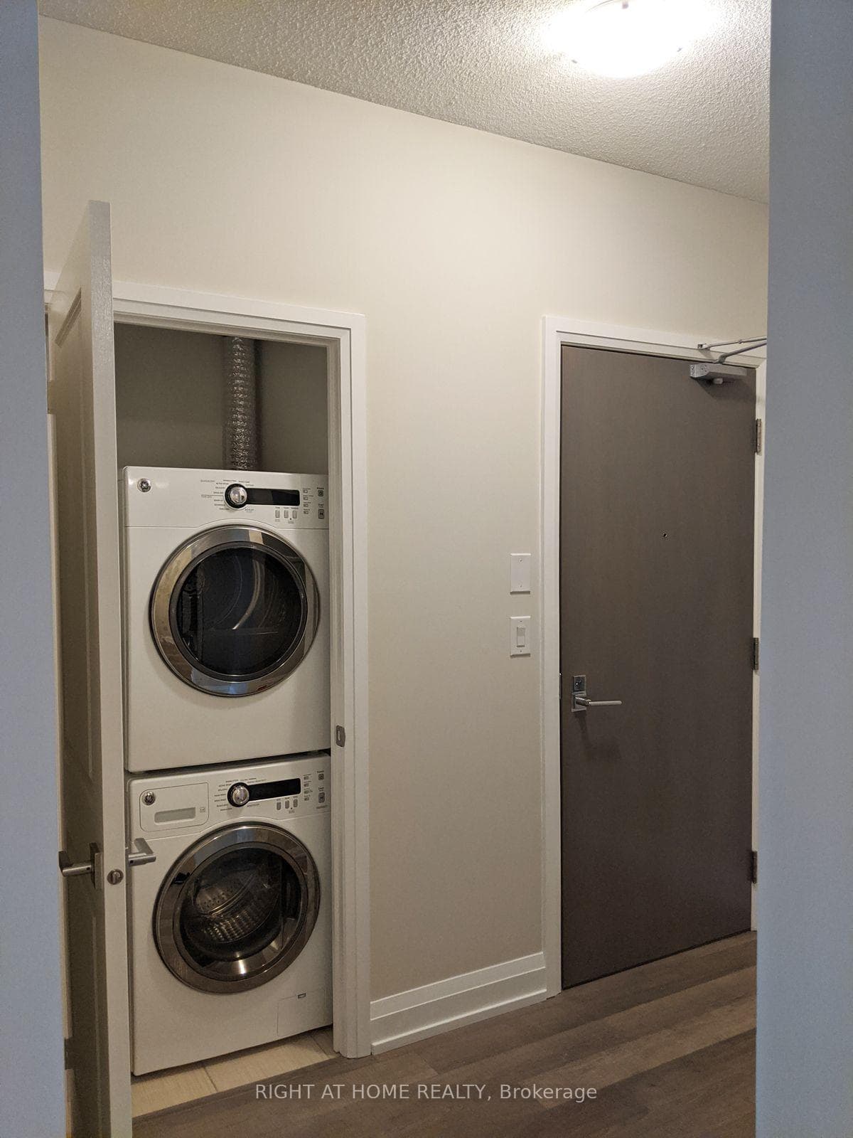 7165 Yonge Street Unit 317 photo 5