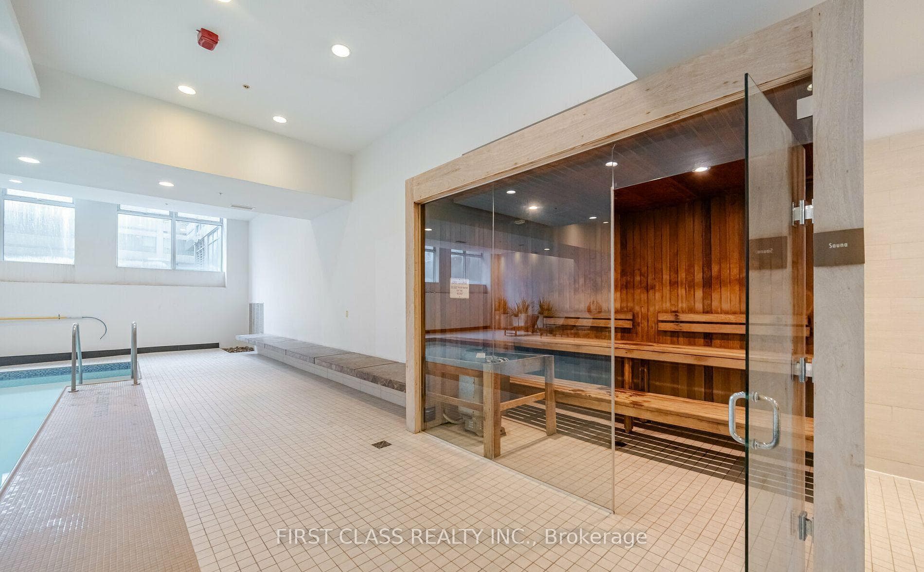 2191 Yonge Street Unit 1412 photo 25