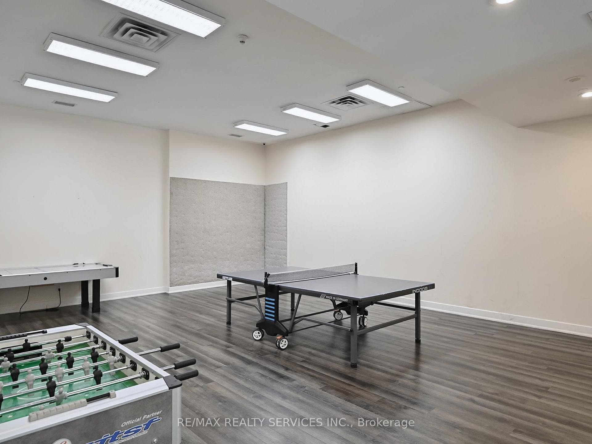 3880 Duke Of York Boulevard Unit 504 photo 36