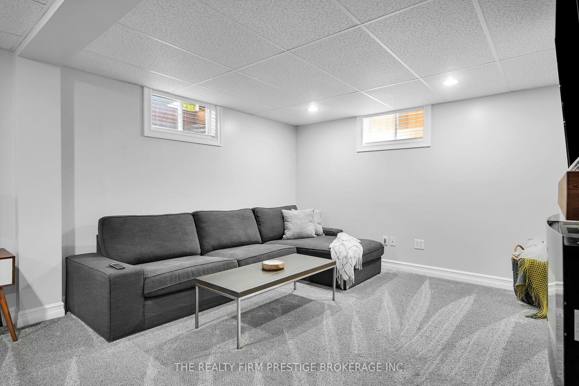 281 Tweedsmuir Avenue photo 21